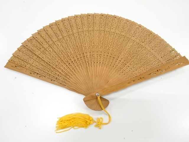 JAPANESE KIMONO / ANTIQUE SANDALWOOD FAN